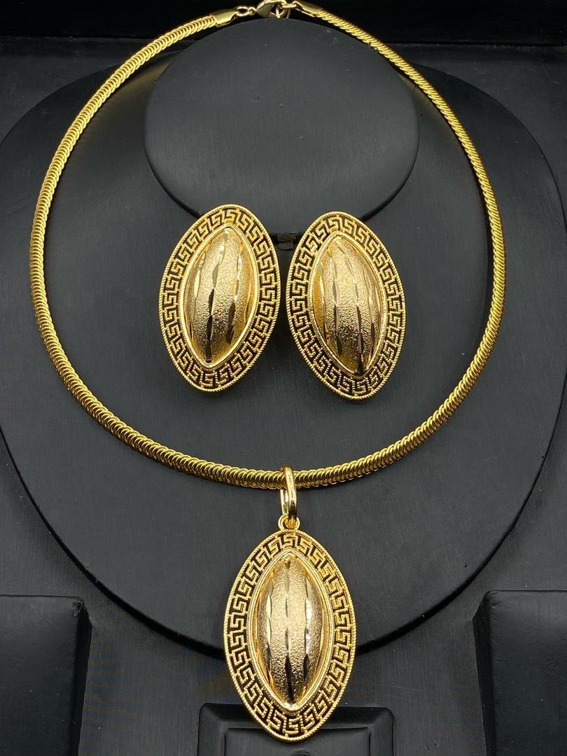 STJ STATEMENT EARRINGS 002